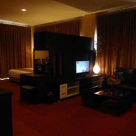 Grand Royal Taliwang Hotel ภายนอก รูปภาพ