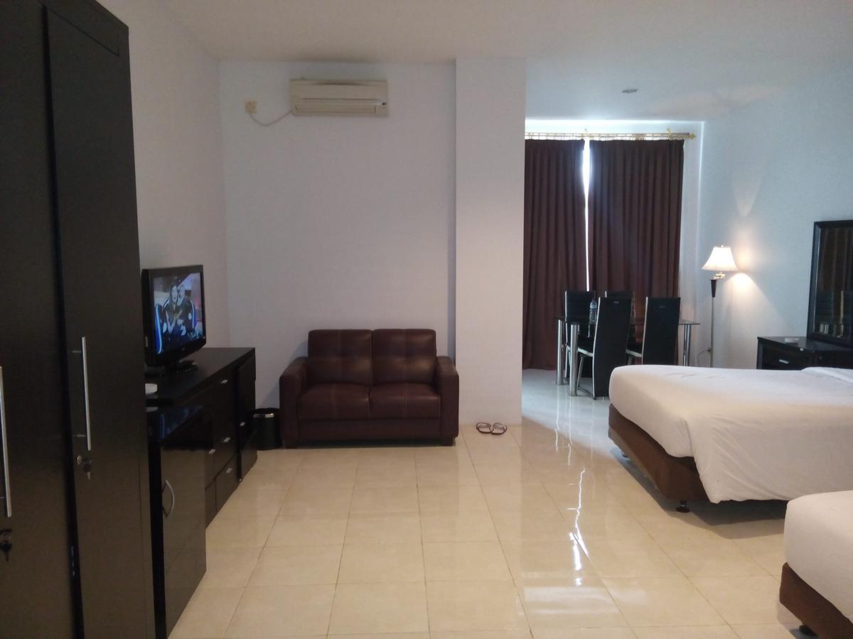 Grand Royal Taliwang Hotel ภายนอก รูปภาพ