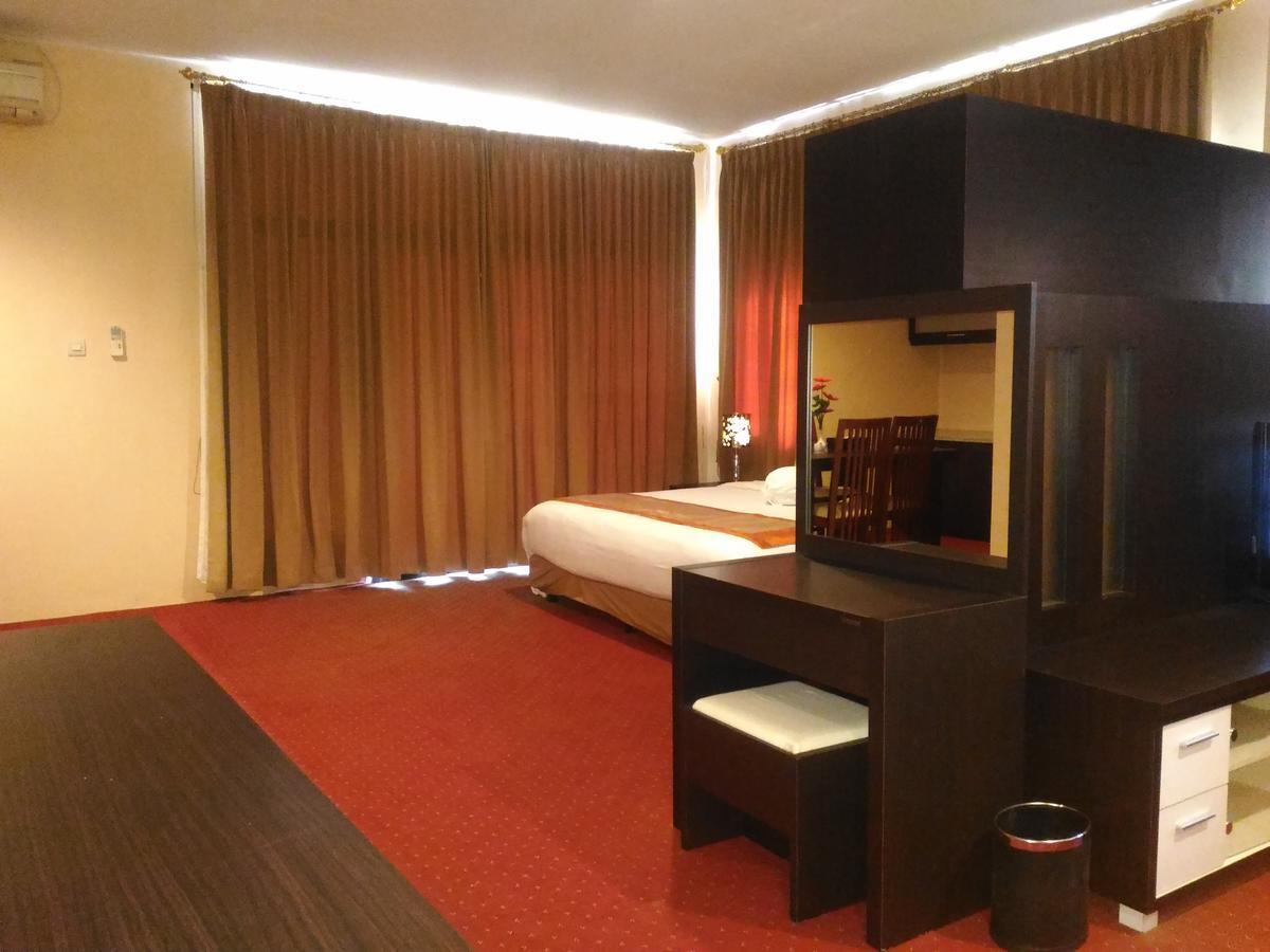 Grand Royal Taliwang Hotel ห้อง รูปภาพ